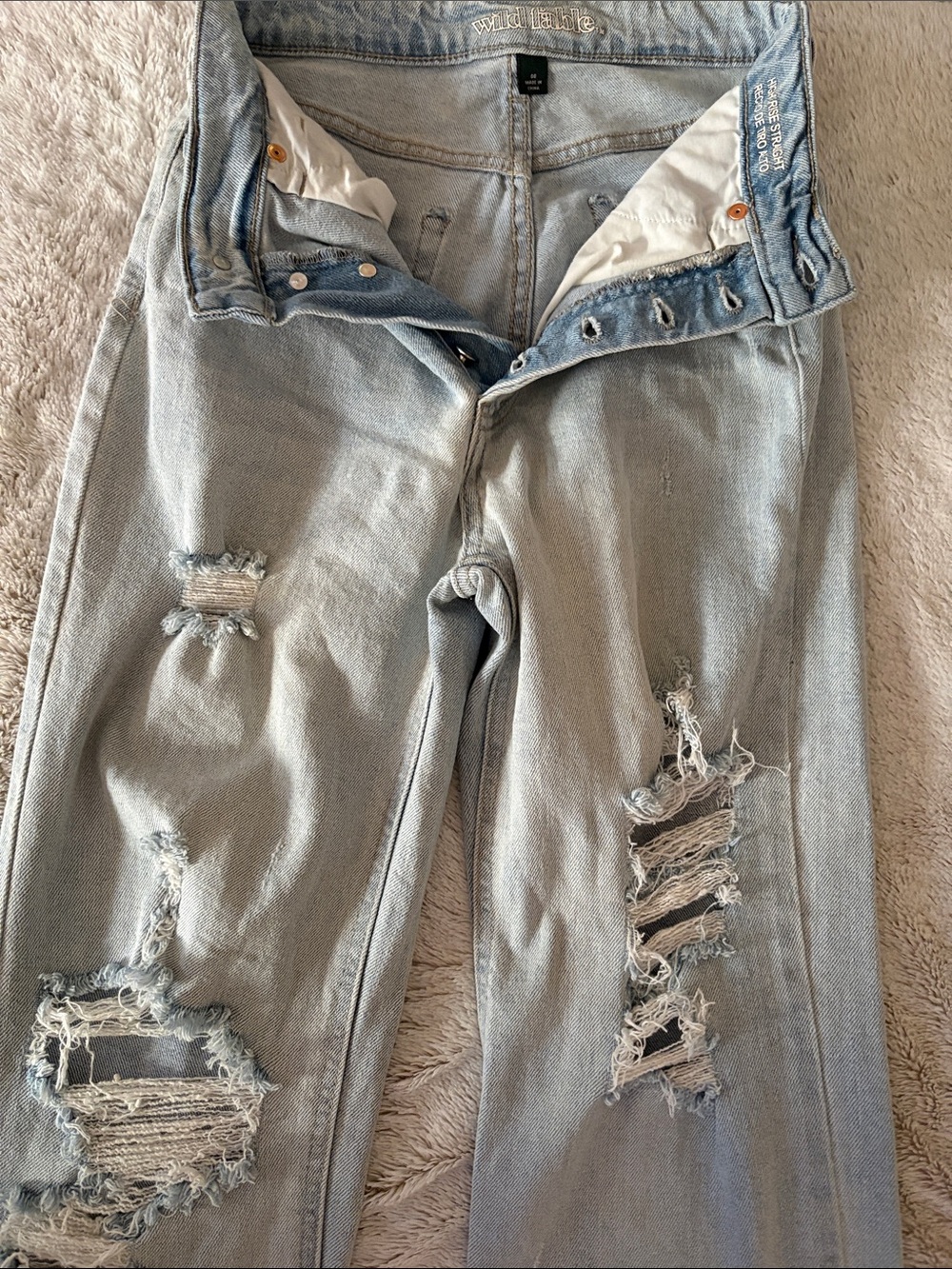Wild Fable Light Blue Distressed Women’s High Rise straight Jeans